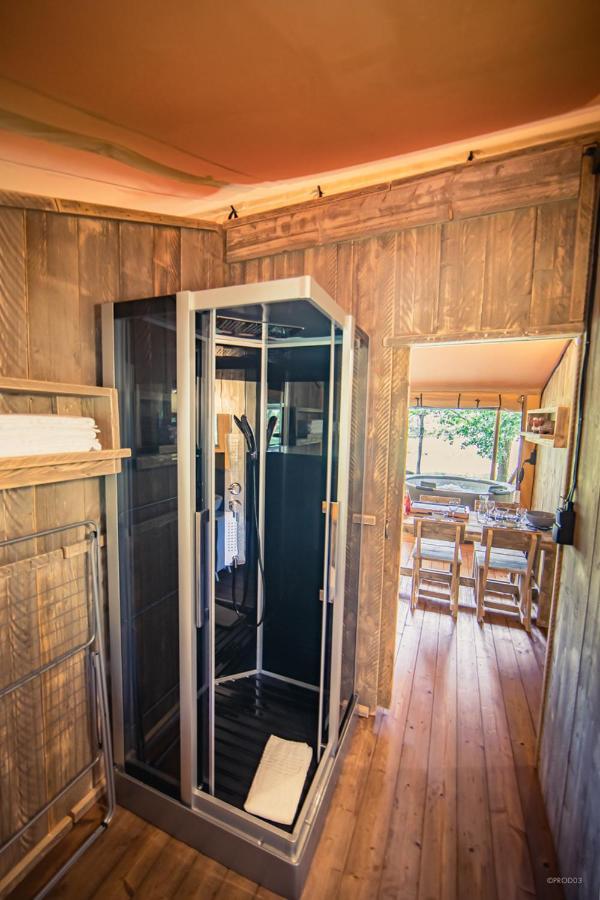 Tente Lodge Jacuzzi Privatif En Pleine Nature Thiel-sur-Acolin Exterior photo