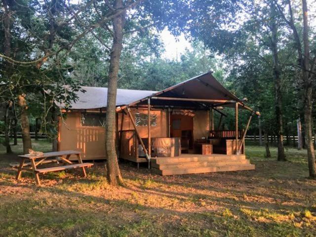 Tente Lodge Jacuzzi Privatif En Pleine Nature Thiel-sur-Acolin Exterior photo